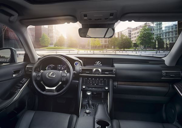 La Lexus IS reçoit de légères évolutions de style