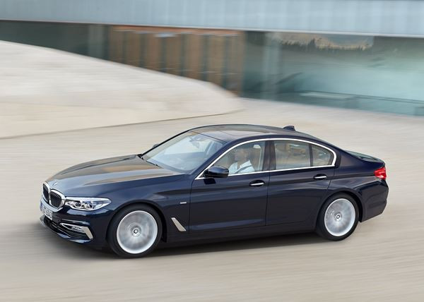 La BMW Série 5 fait le plein de systèmes d’aide à la conduite