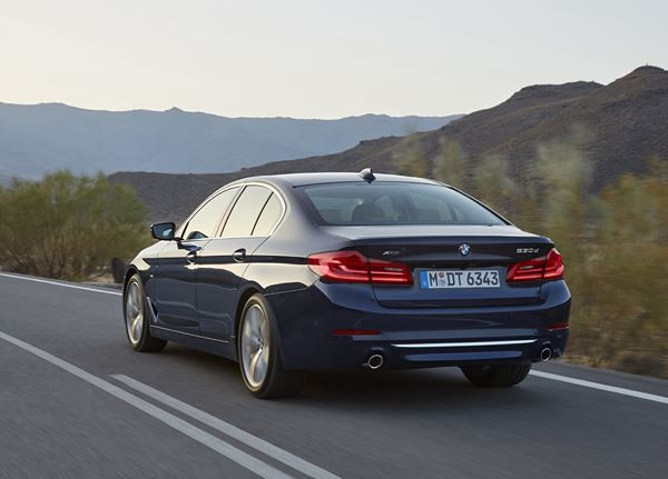 La BMW Série 5 fait le plein de systèmes d’aide à la conduite