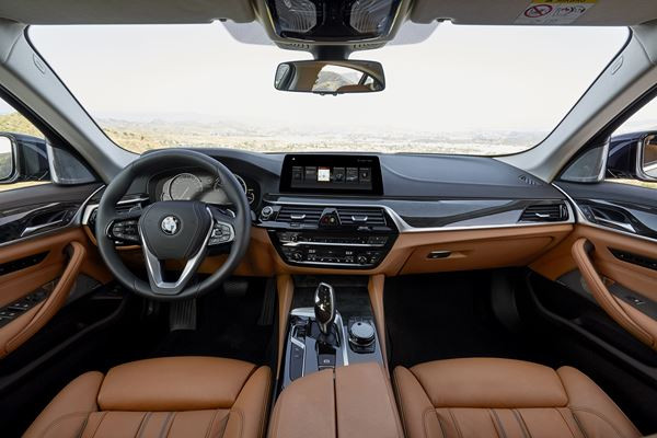 La BMW Série 5 fait le plein de systèmes d’aide à la conduite