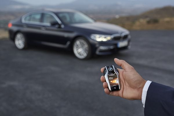 La BMW Série 5 fait le plein de systèmes d’aide à la conduite