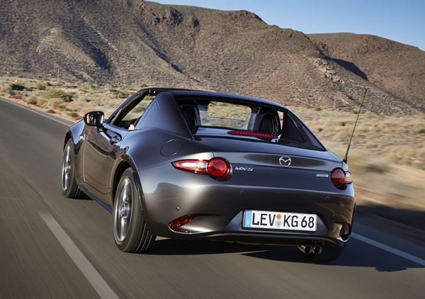 Le Mazda MX-5 RF embarque un toit rigide rétractable électrique en trois parties