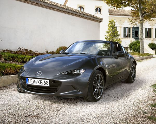 Le Mazda MX-5 RF embarque un toit rigide rétractable électrique en trois parties