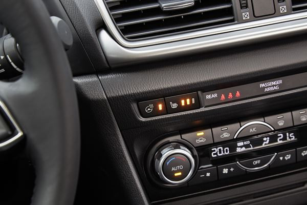 La Mazda 3 restylée reçoit de subtiles évolutions extérieures