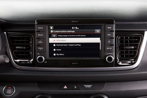 La Kia Rio affiche des lignes droites et des surfaces lisses