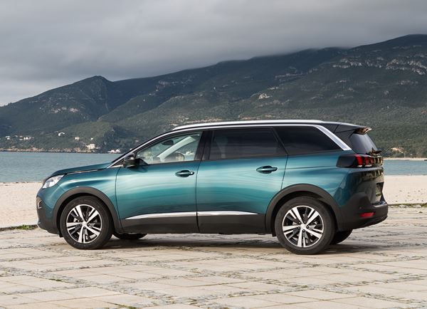 Peugeot 5008 : un grand SUV familial sept places modulable au caractère baroudeur