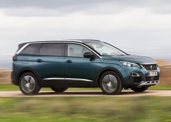 Peugeot 5008 : un grand SUV familial sept places modulable au caractère baroudeur