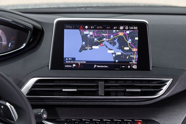 Peugeot 5008 : un grand SUV familial sept places modulable au caractère baroudeur