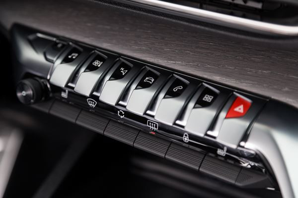 Peugeot 5008 : un grand SUV familial sept places modulable au caractère baroudeur