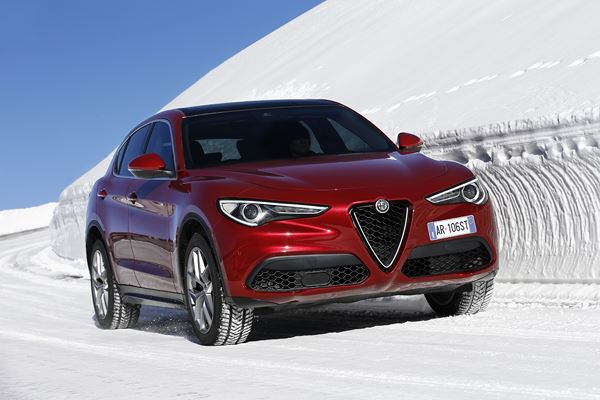Alfa Romeo Stelvio: un SUV de taille intermédiaire au tempérament sportif