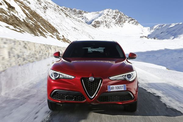 Alfa Romeo Stelvio: un SUV de taille intermédiaire au tempérament sportif
