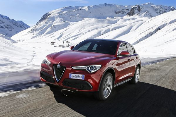 Alfa Romeo Stelvio: un SUV de taille intermédiaire au tempérament sportif