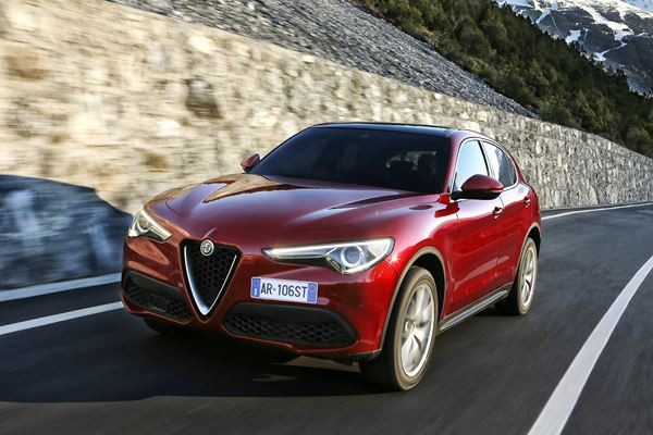Alfa Romeo Stelvio: un SUV de taille intermédiaire au tempérament sportif