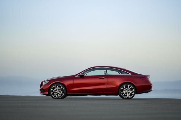 La Mercedes Classe E Coupé adopte un design athlétique expressif