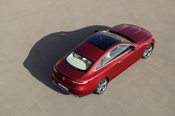 La Mercedes Classe E Coupé adopte un design athlétique expressif