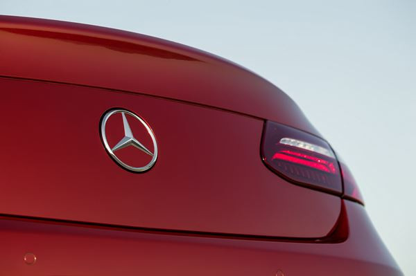 La Mercedes Classe E Coupé adopte un design athlétique expressif