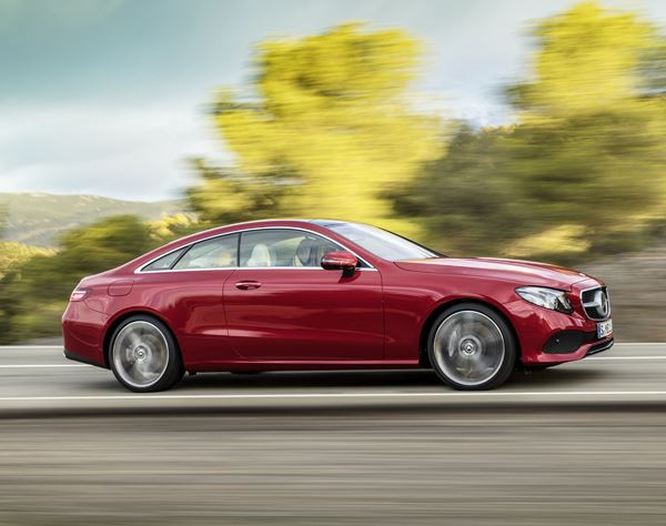 La Mercedes Classe E Coupé adopte un design athlétique expressif