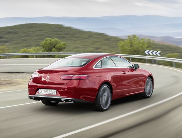 La Mercedes Classe E Coupé adopte un design athlétique expressif