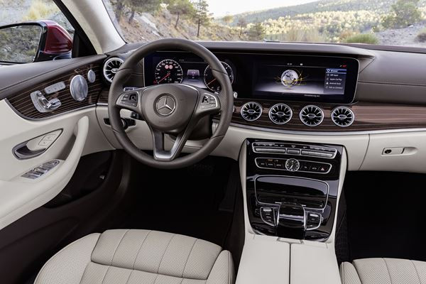 La Mercedes Classe E Coupé adopte un design athlétique expressif