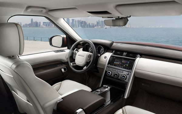 Land Rover Discovery: un grand SUV familial au design extérieur radicalement différent