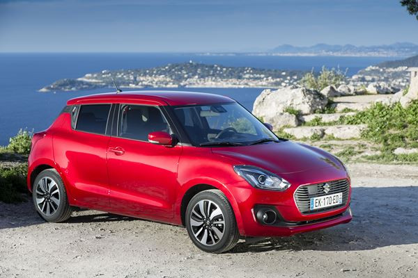La Suzuki Swift affiche une silhouette musclée et des équipements de sécurité évolués