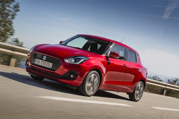 La Suzuki Swift affiche une silhouette musclée et des équipements de sécurité évolués