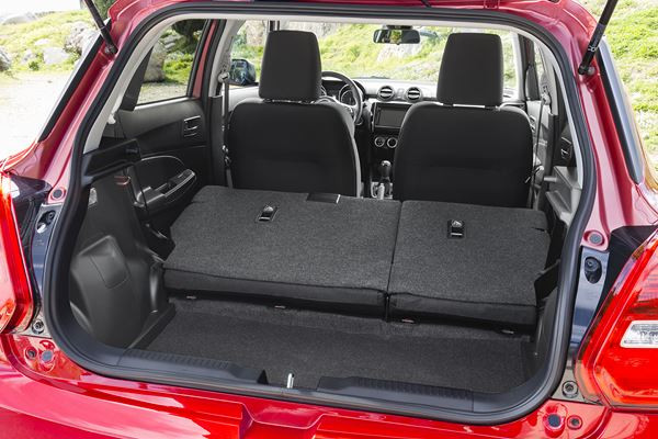 La Suzuki Swift affiche une silhouette musclée et des équipements de sécurité évolués