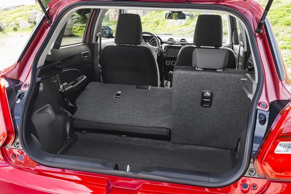La Suzuki Swift affiche une silhouette musclée et des équipements de sécurité évolués