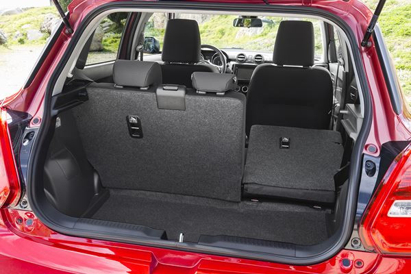 La Suzuki Swift affiche une silhouette musclée et des équipements de sécurité évolués