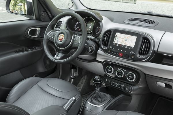La Fiat 500L s'offre une mise à jour