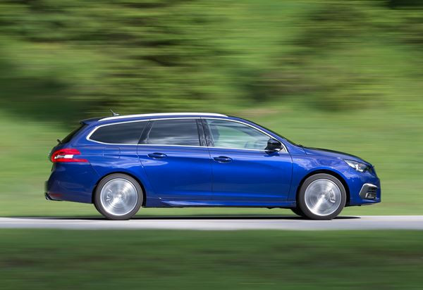 La Peugeot 308 SW s’affirme avec une calandre verticale