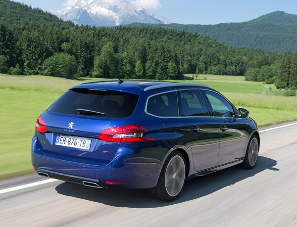 La Peugeot 308 SW s’affirme avec une calandre verticale