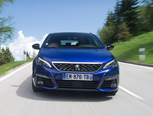 La Peugeot 308 SW s’affirme avec une calandre verticale