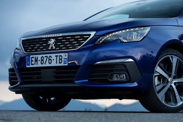 La Peugeot 308 SW s’affirme avec une calandre verticale
