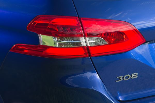 La Peugeot 308 SW s’affirme avec une calandre verticale