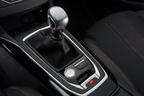 La Peugeot 308 SW s’affirme avec une calandre verticale