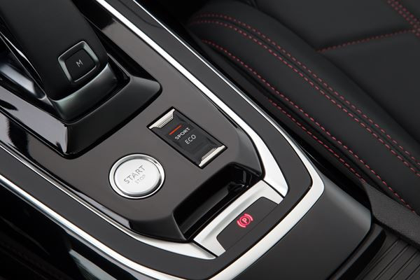 La Peugeot 308 SW s’affirme avec une calandre verticale