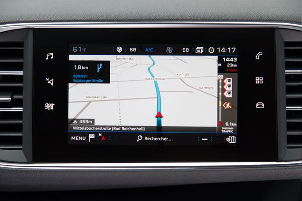 La Peugeot 308 SW s’affirme avec une calandre verticale