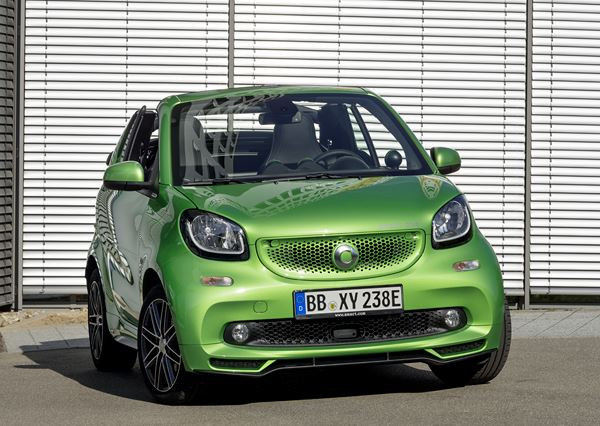 La smart fortwo cabrio électrique affiche une autonomie de 155 kilomètres NEDC