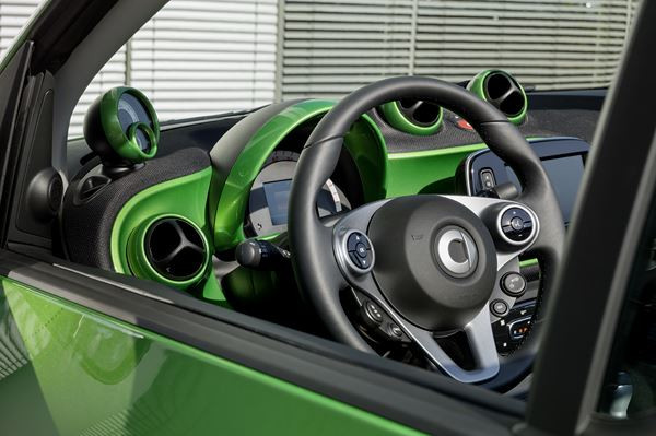 La smart fortwo cabrio électrique affiche une autonomie de 155 kilomètres NEDC