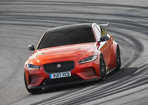 La Jaguar XE SV Project 8 développe 600 ch