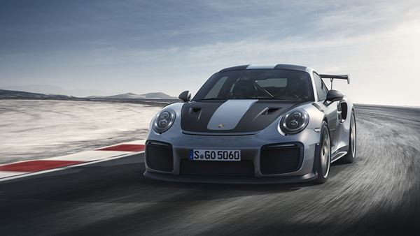 La Porsche 911 GT2 RS est équipée d’un moteur boxer biturbo de 700 ch