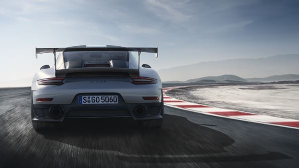 La Porsche 911 GT2 RS est équipée d’un moteur boxer biturbo de 700 ch