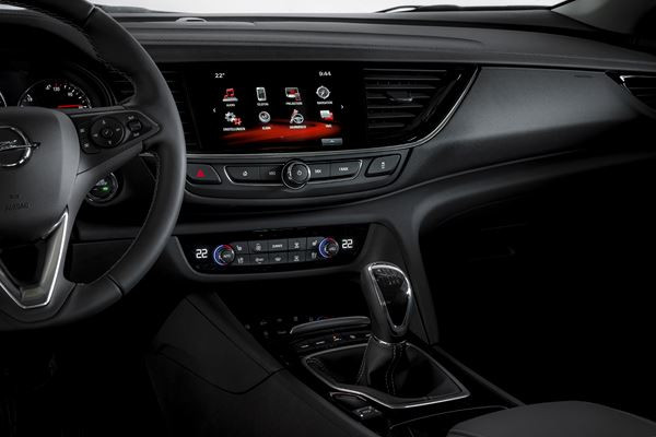 L'Opel Insignia Country Tourer se décline en break tout-chemin