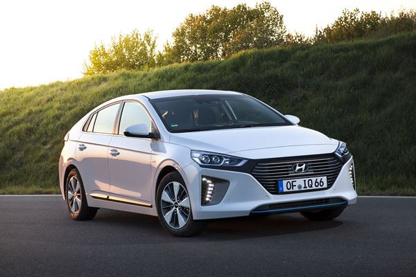 La Hyundai Ioniq plug-in parcourt près de 60 kilomètres en électrique