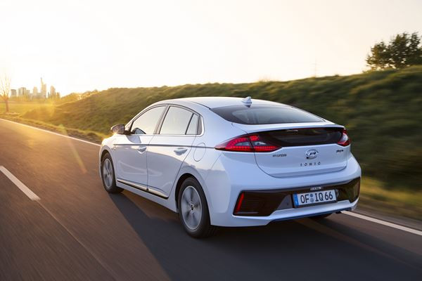 La Hyundai Ioniq plug-in parcourt près de 60 kilomètres en électrique