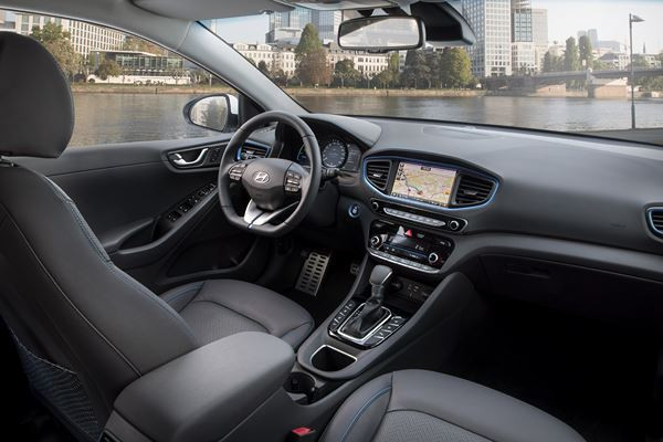 La Hyundai Ioniq plug-in parcourt près de 60 kilomètres en électrique
