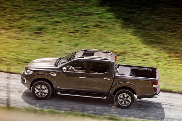 Le pick-up d’une tonne Renault Alaskan intègre une face avant musclée