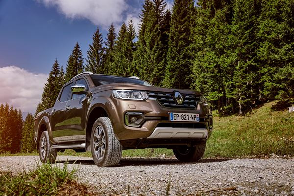 Le pick-up d’une tonne Renault Alaskan intègre une face avant musclée
