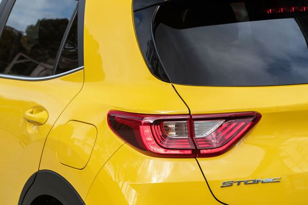 Kia Stonic : un crossover urbain au design affirmé
